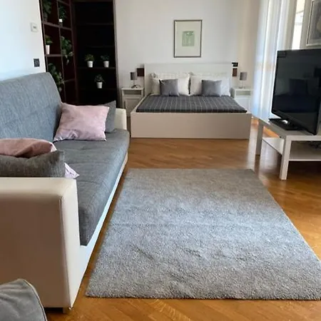 Eni Torri Lombarde San Donato Bbqueen Gæstehus San Donato Milanese