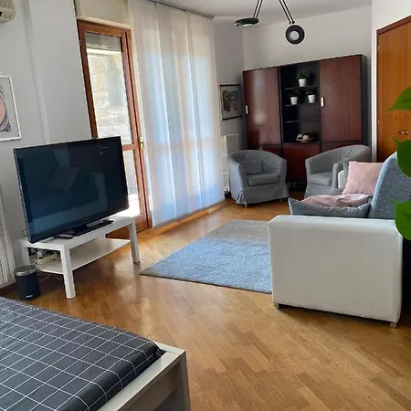 Eni Torri Lombarde San Donato Bbqueen Gæstehus