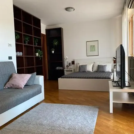 Eni Torri Lombarde San Donato Bbqueen Gæstehus San Donato Milanese