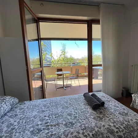 Eni Torri Lombarde San Donato Bbqueen * سان دوناتو ميلانيزي